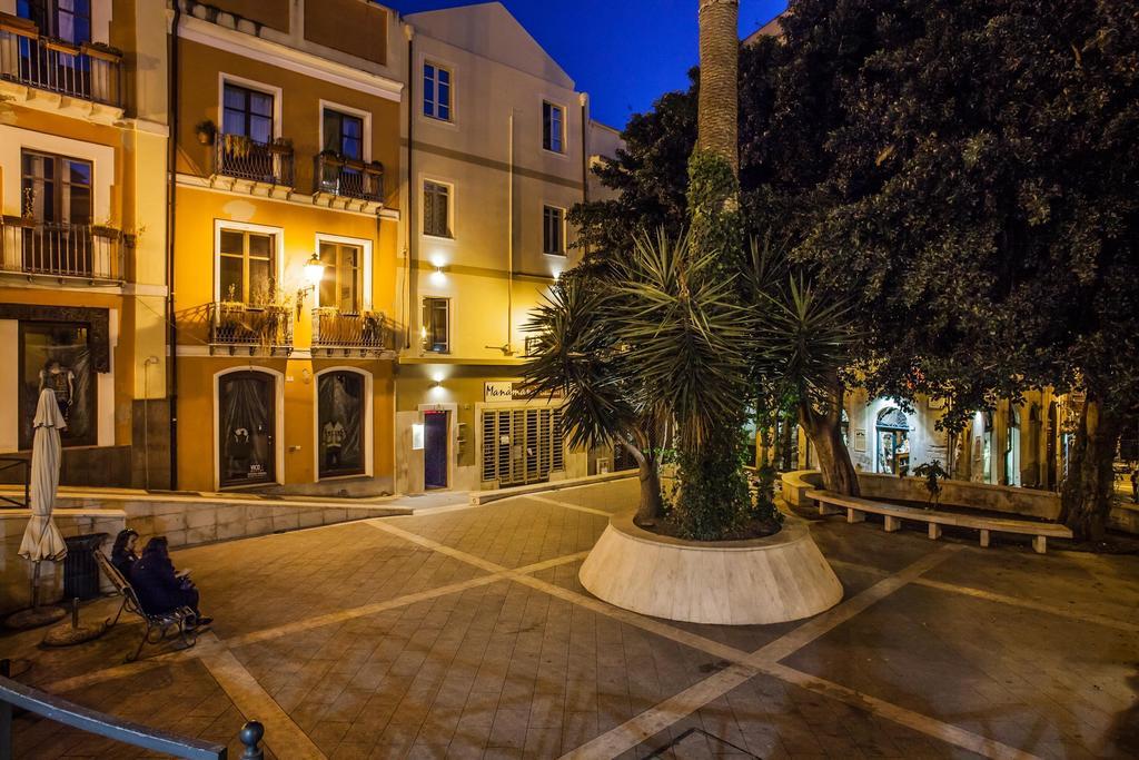 Albergo Aurora カリアリ エクステリア 写真