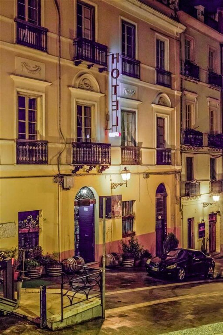 Albergo Aurora カリアリ エクステリア 写真