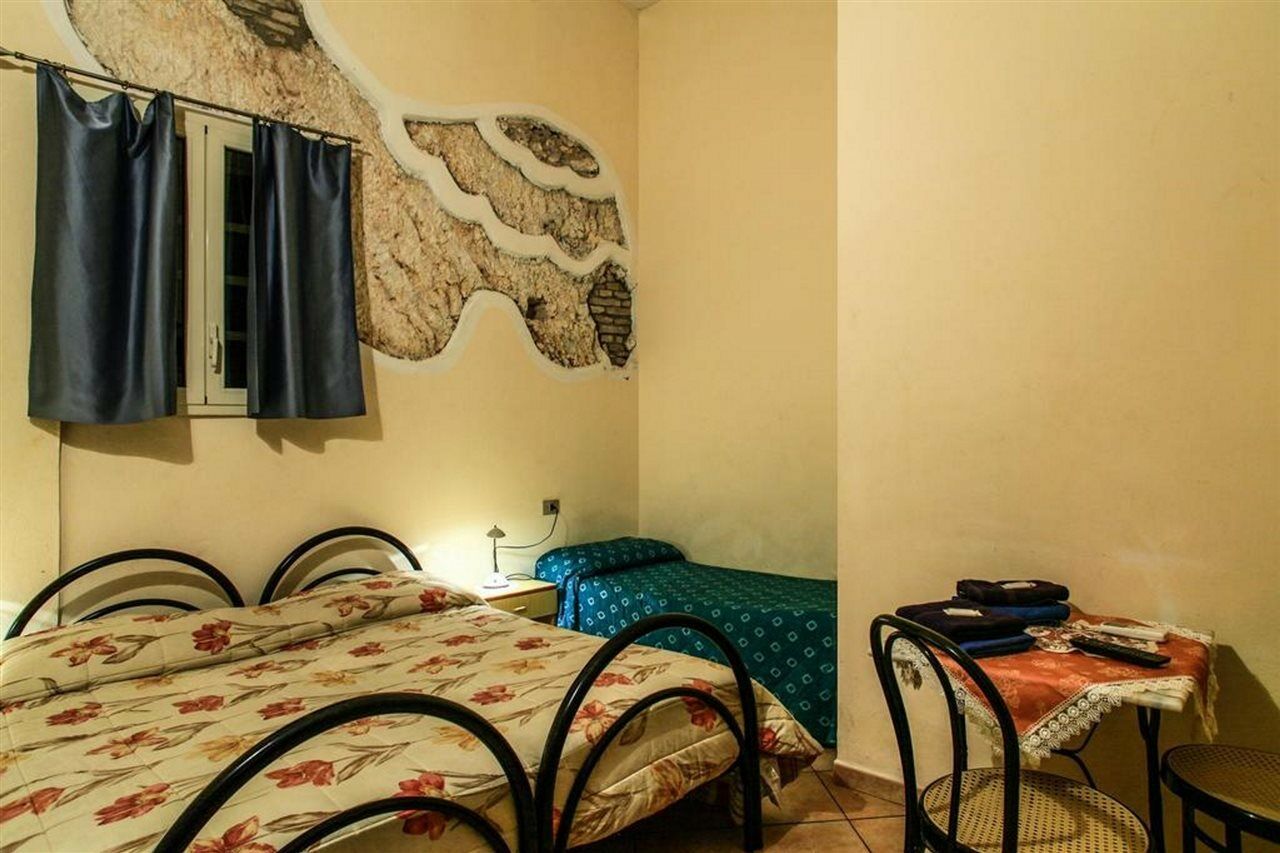 Albergo Aurora カリアリ エクステリア 写真